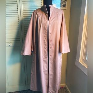 Gorgeous dusty rose spring rain coat trench coat vintage mod wide sleeve cape